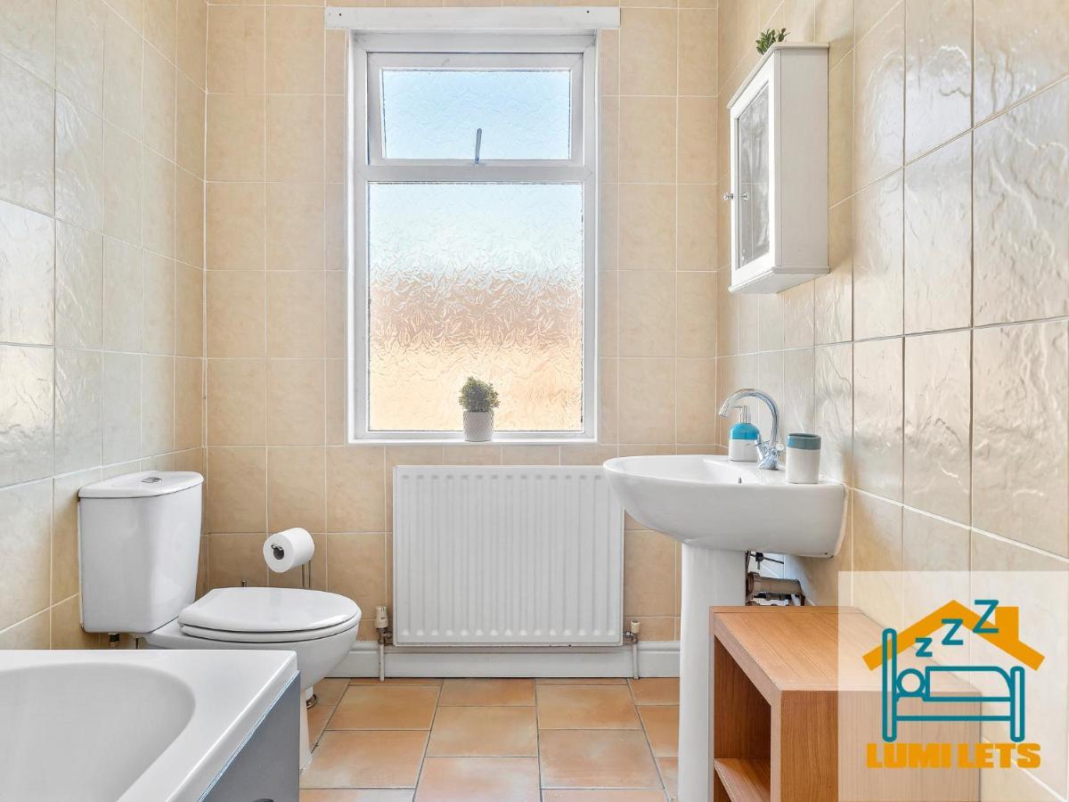 2Br Home In Barrow-In-Furness Sleeps 8 Close To Bae Systems, Hospital, Lakes المظهر الخارجي الصورة